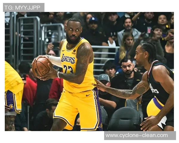 湖人胜出老鹰，詹姆斯继续证明自己实力